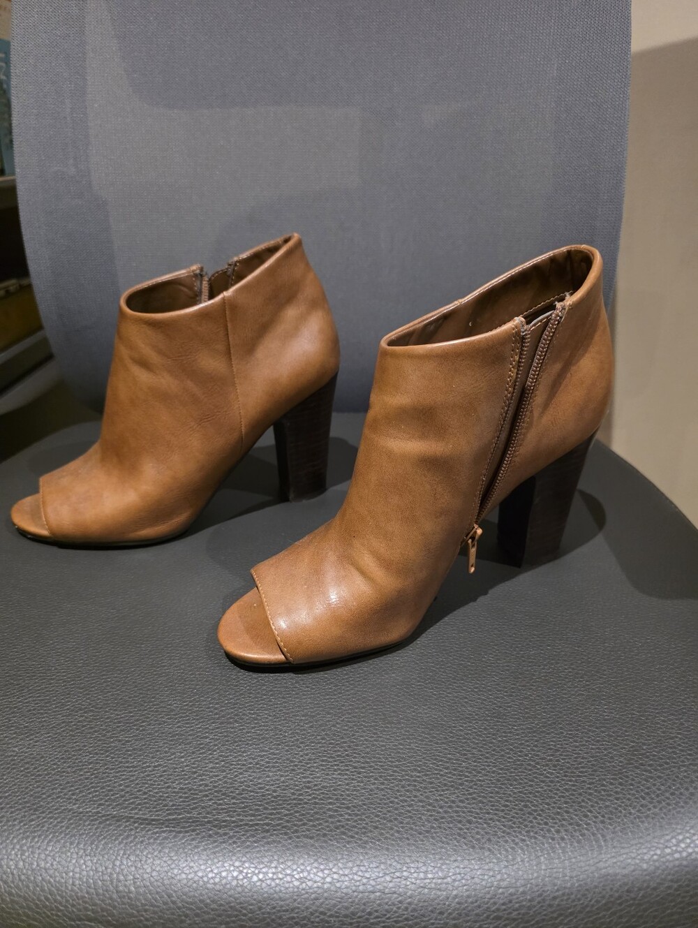 EUC -NINE WEST Tan Peep-Toe Ankle Bootie with Block Heel